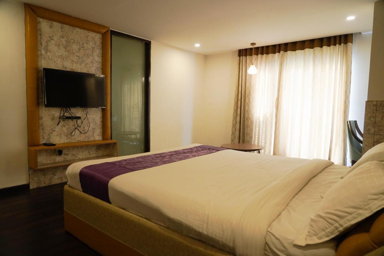 Golden Lotus Hotel Hyderabad Exterior foto
